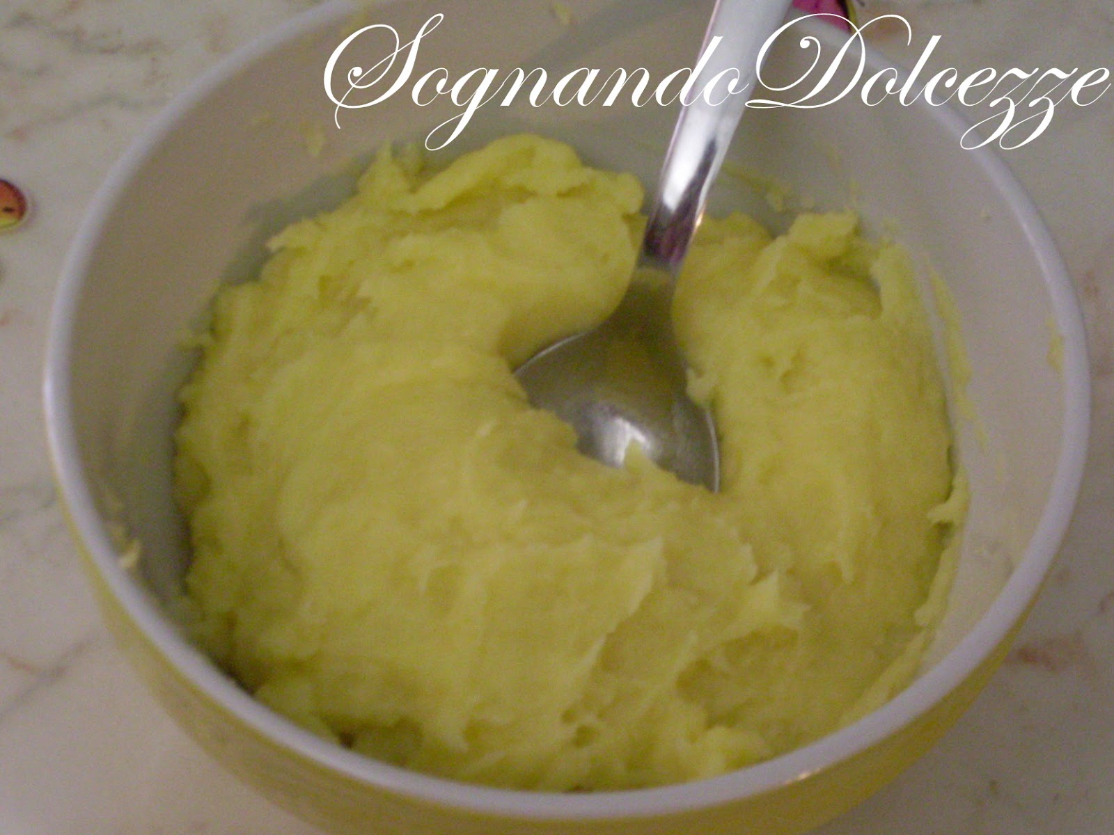 Proteina e limone il pacco di faccia di decolorazione